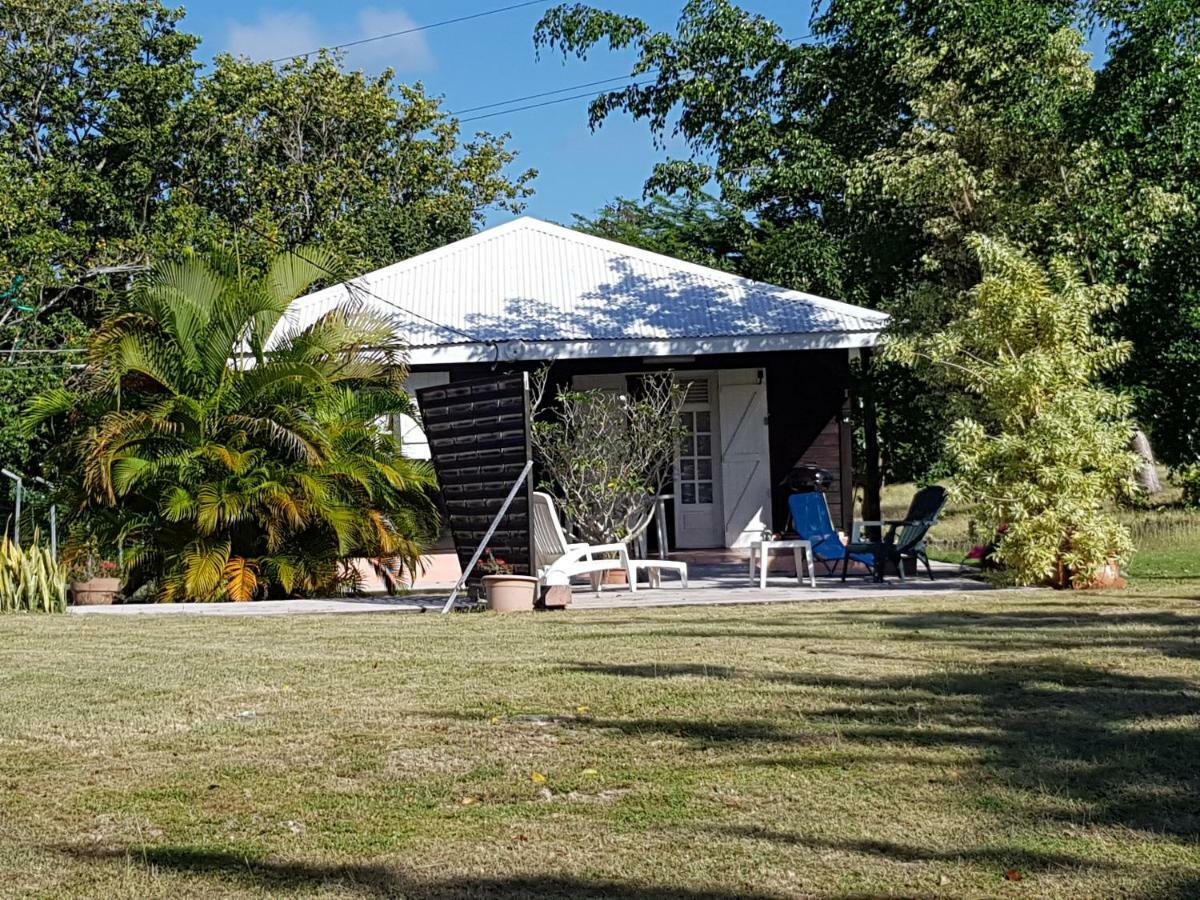 Bungalow Bassin Trouve Sainte-Anne  Exterior foto